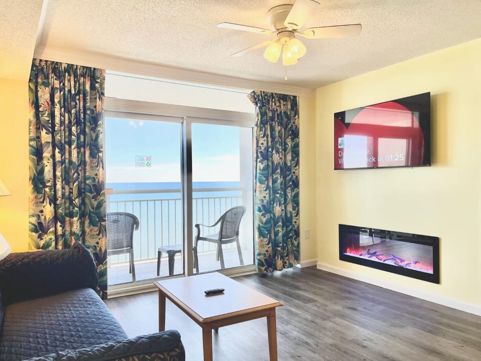 Direct Oceanfront Condos with Best Water Facilities In Paradise Resort Apartment hotel in Myrtle Beach