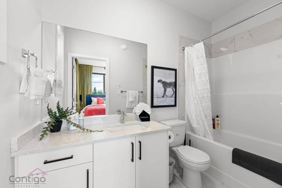 Bathroom, Bath, towels
