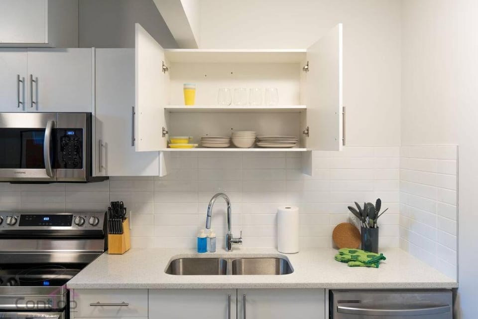 Kitchen or kitchenette, oven, stove