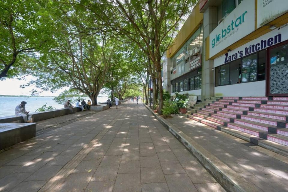Neighbourhood, Street view