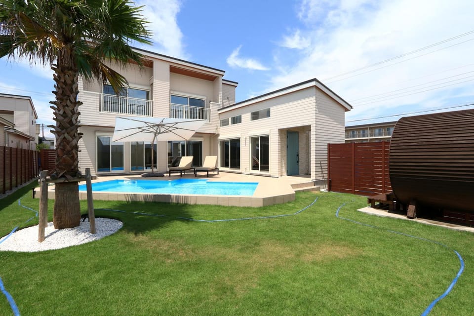 Property building, Garden