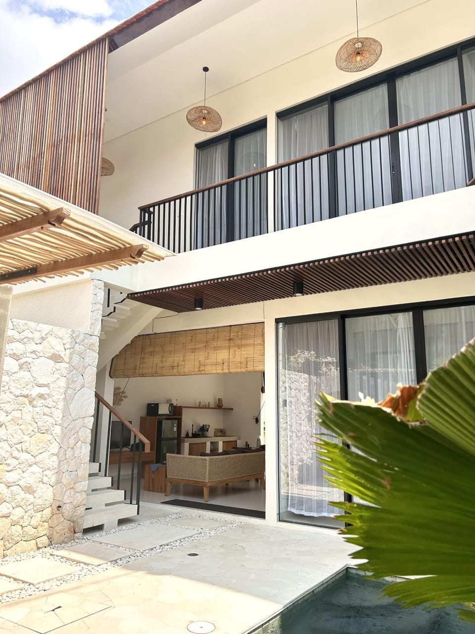 Patio, Day, Balcony/Terrace