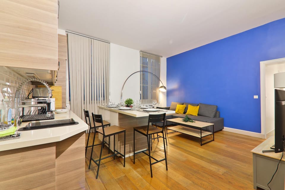 Kitchen or kitchenette, Living room, Dining area, stove