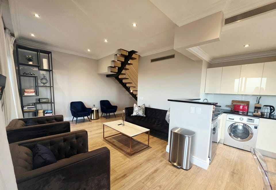 Cape Royale 4BED Suite Apartment in Cape Town