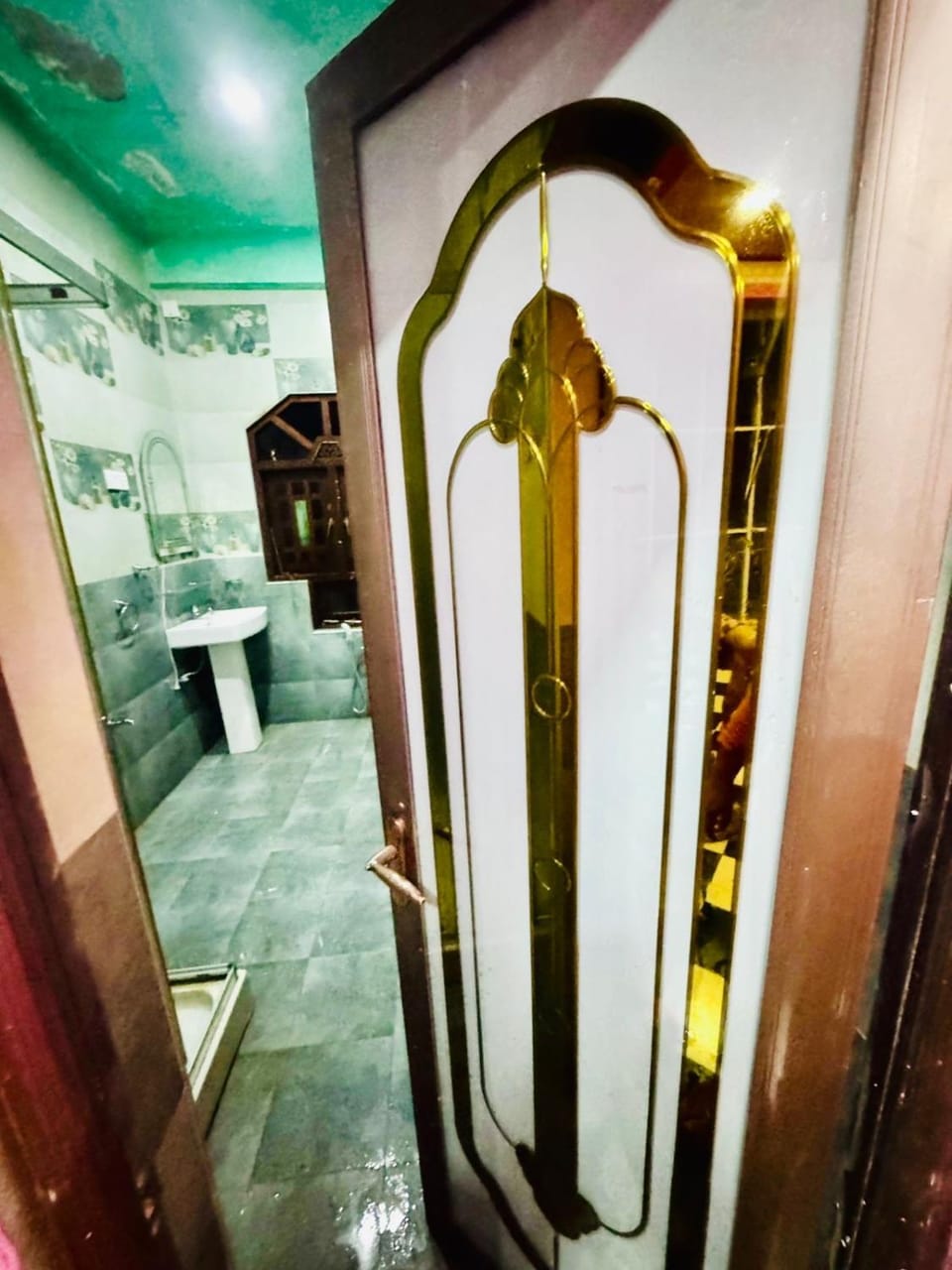 White palace airport transit Hotel Hotel in Negombo