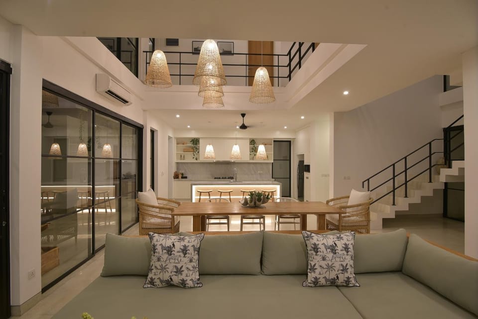 Living room, Seating area, Dining area