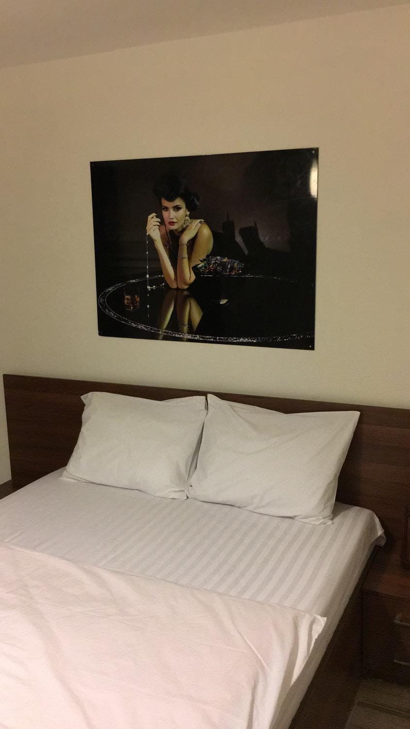 Bed, Photo of the whole room, Decorative detail, Bedroom