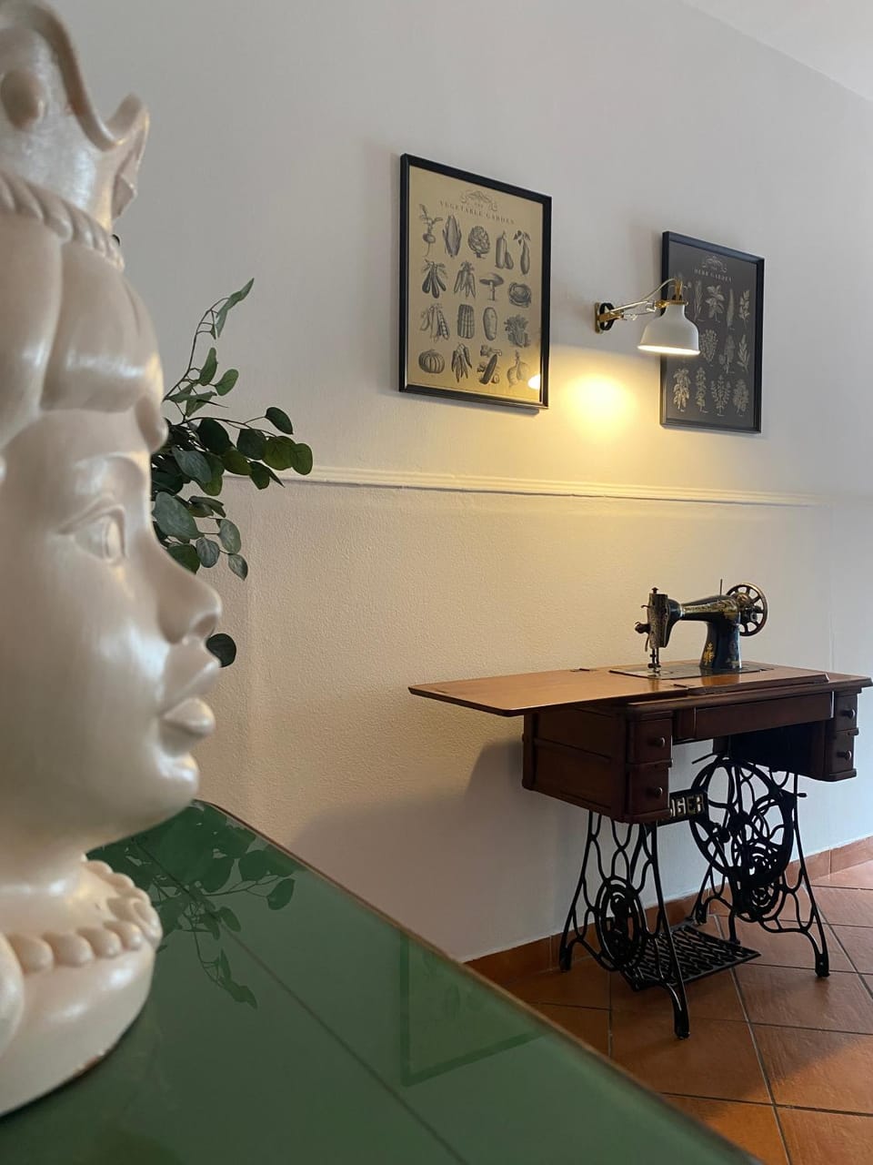 Decorative detail, Dining area