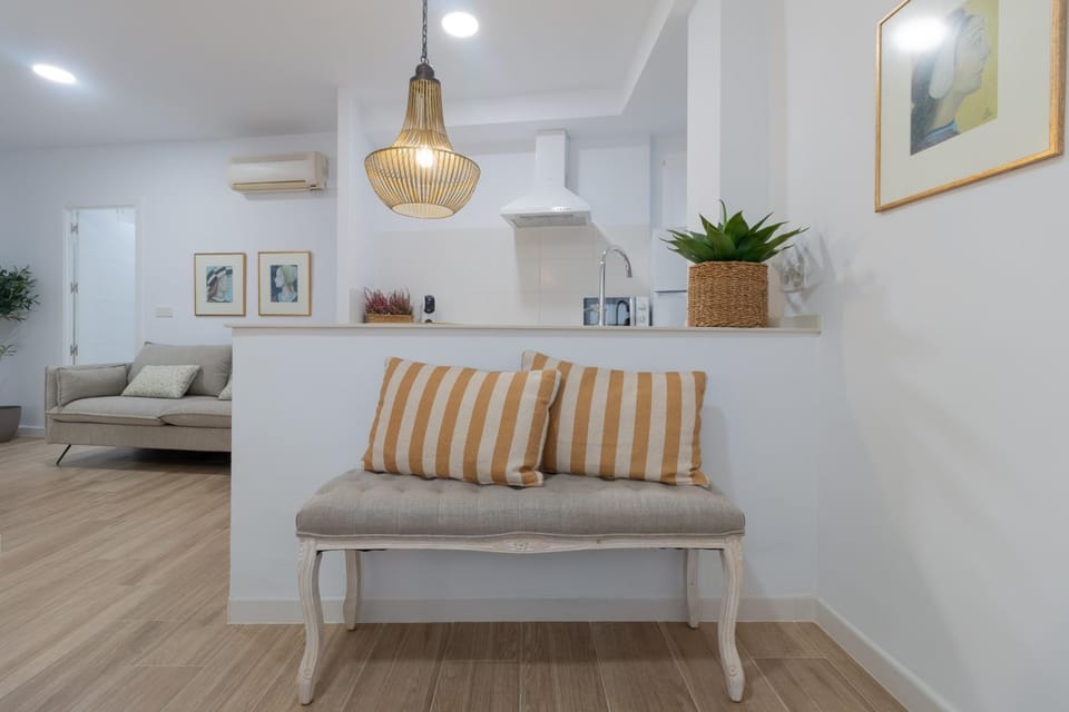 Kitchen or kitchenette, Living room, air conditioner