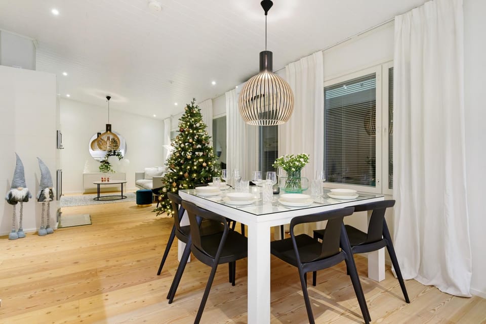 Seating area, Dining area