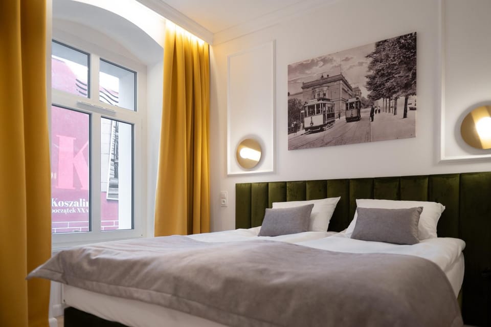 Bed, TV and multimedia, Coffee/tea facilities, Photo of the whole room, Floor plan, Tennis court, Evening entertainment, Bedroom, City view, Breakfast, internet, internet, locker