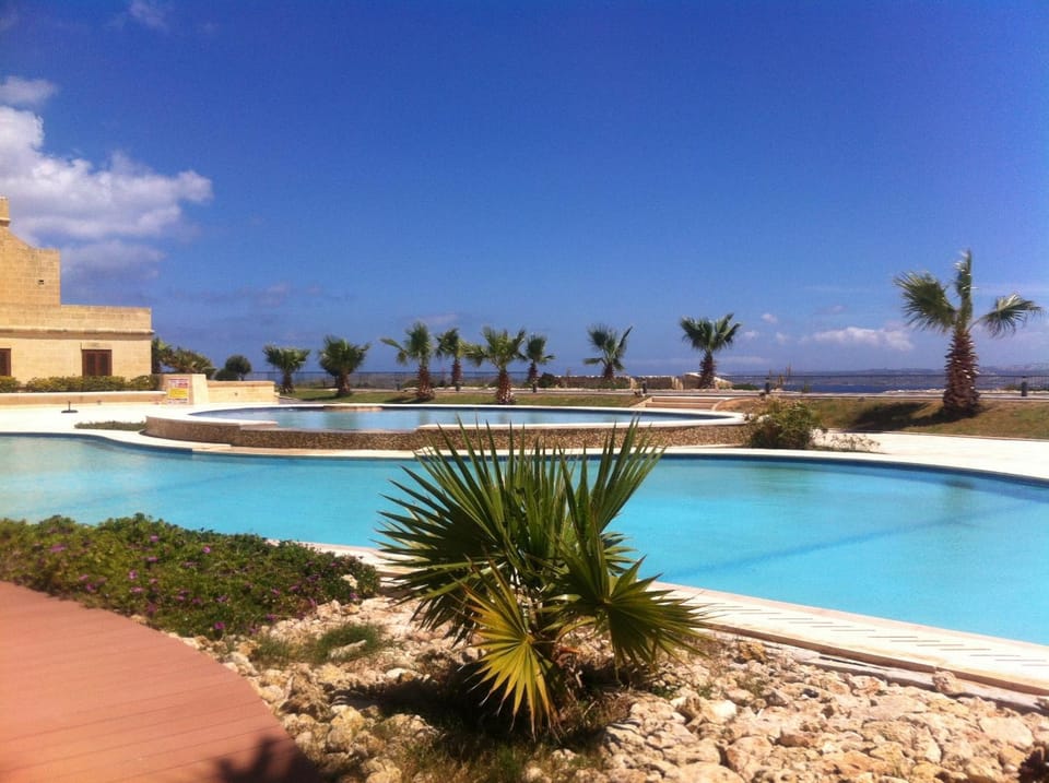 Facade/entrance, View (from property/room), Swimming pool, Swimming pool
