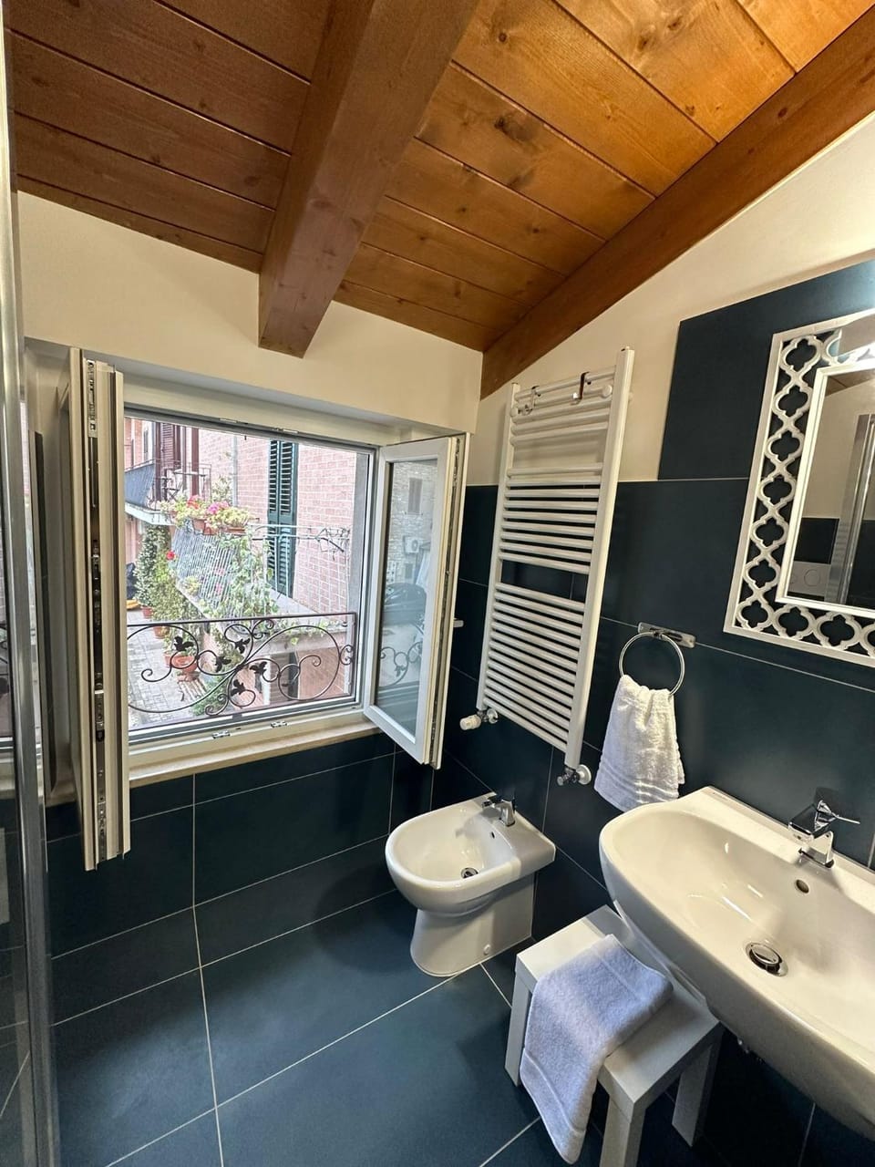 Bathroom, bidet