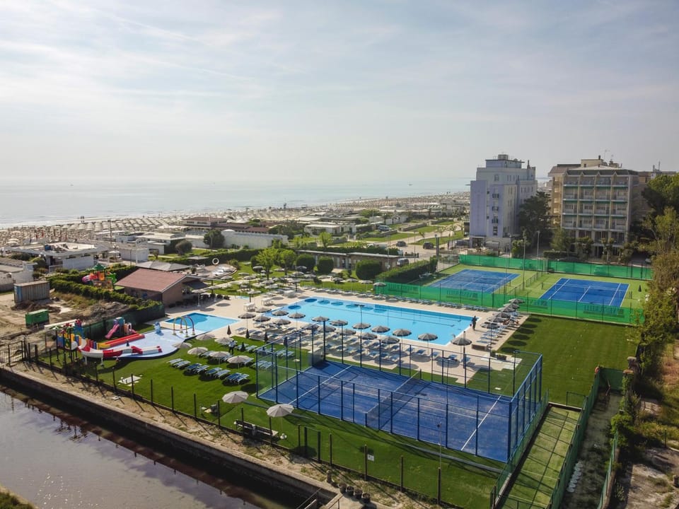 View (from property/room), Spa and wellness centre/facilities, Garden view, Pool view