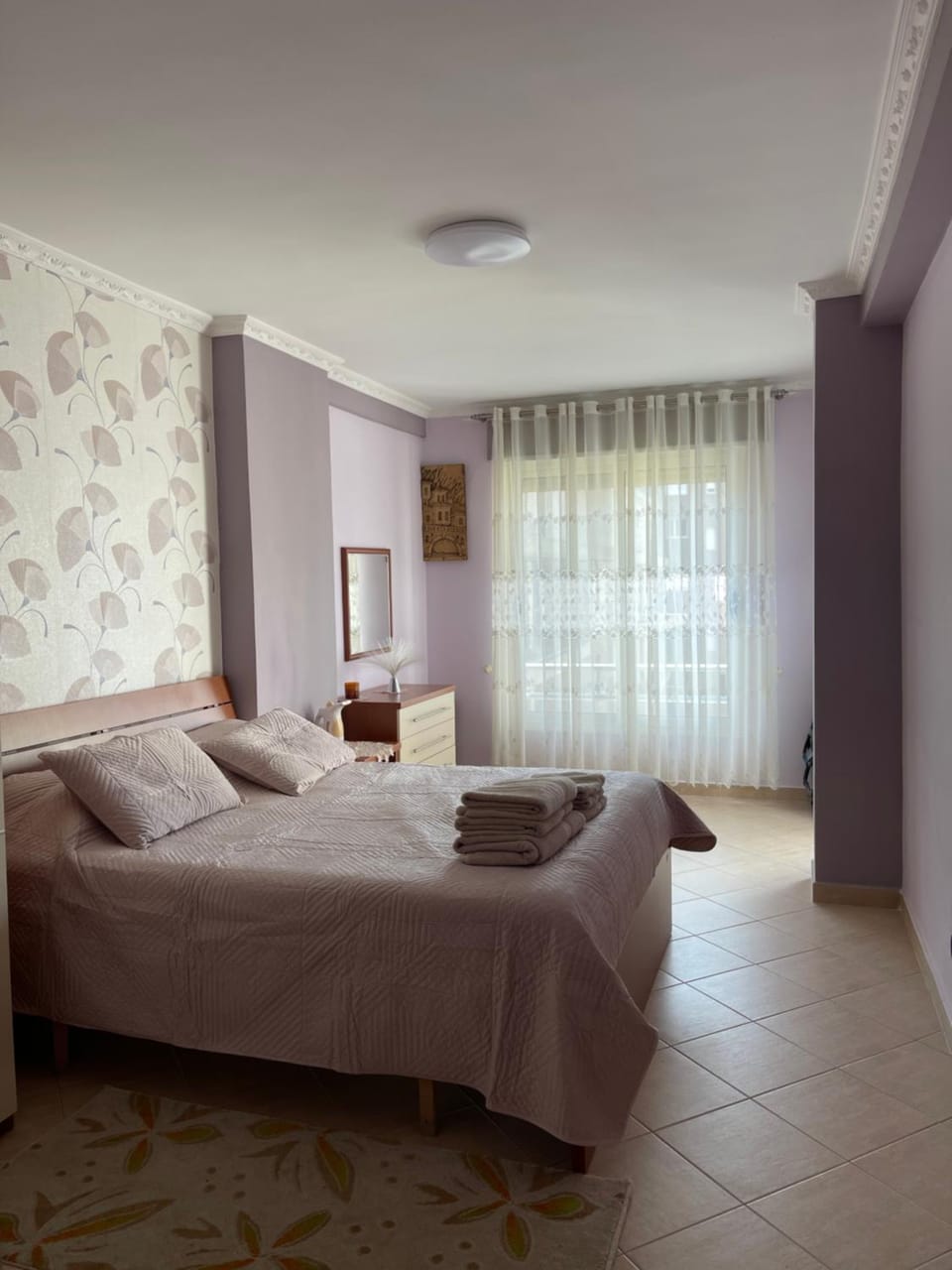 Photo of the whole room, Bedroom