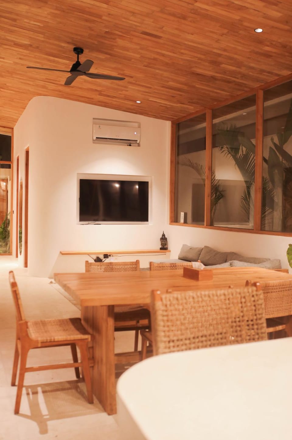 TV and multimedia, Living room, Dining area, Diving
