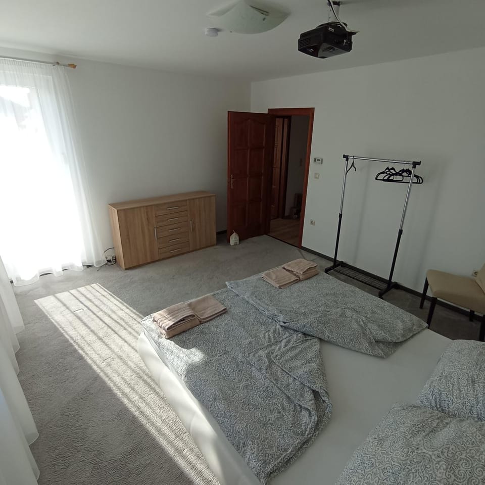 Klau & Bali Apartmanház Sopron Apartment in Hungary