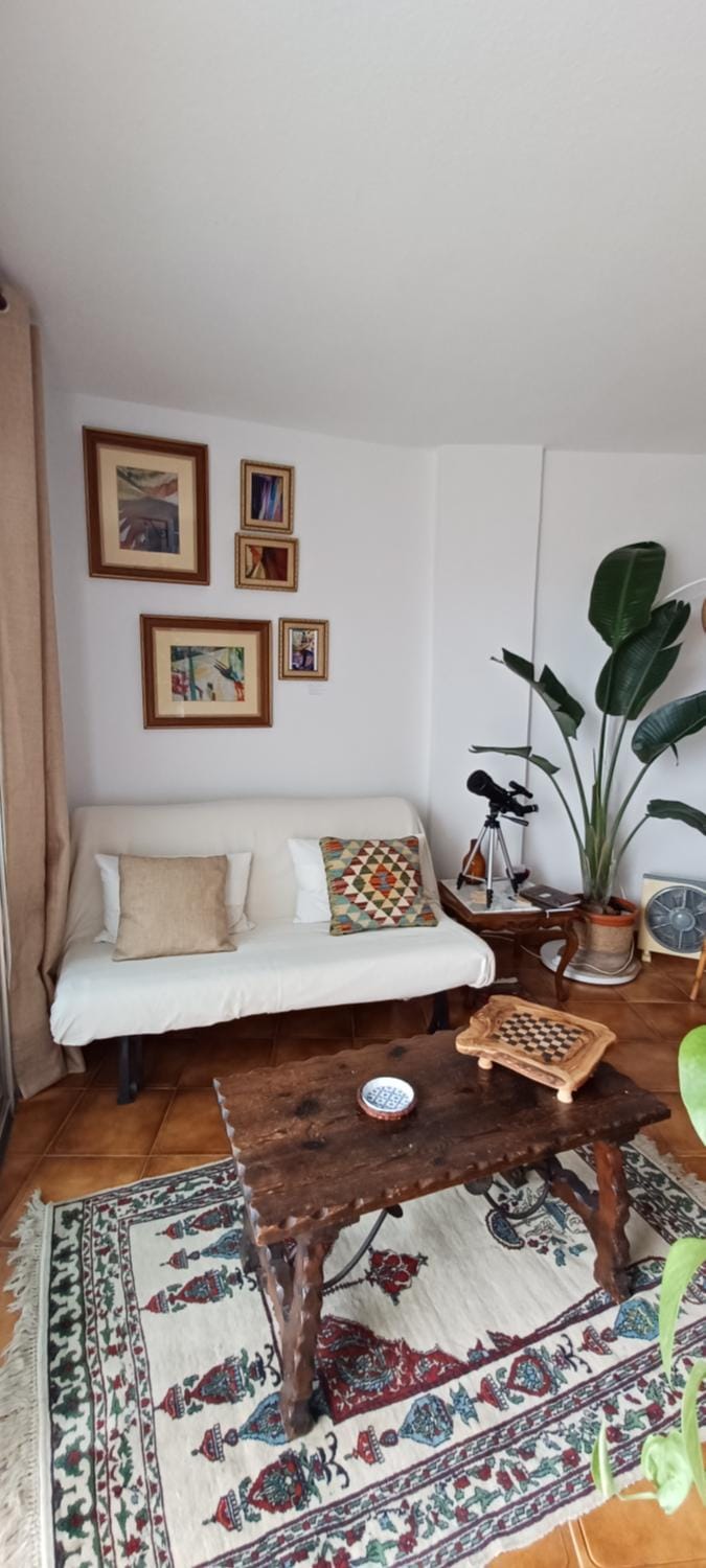 Living room, Seating area, Evening entertainment, Entertainment, internet