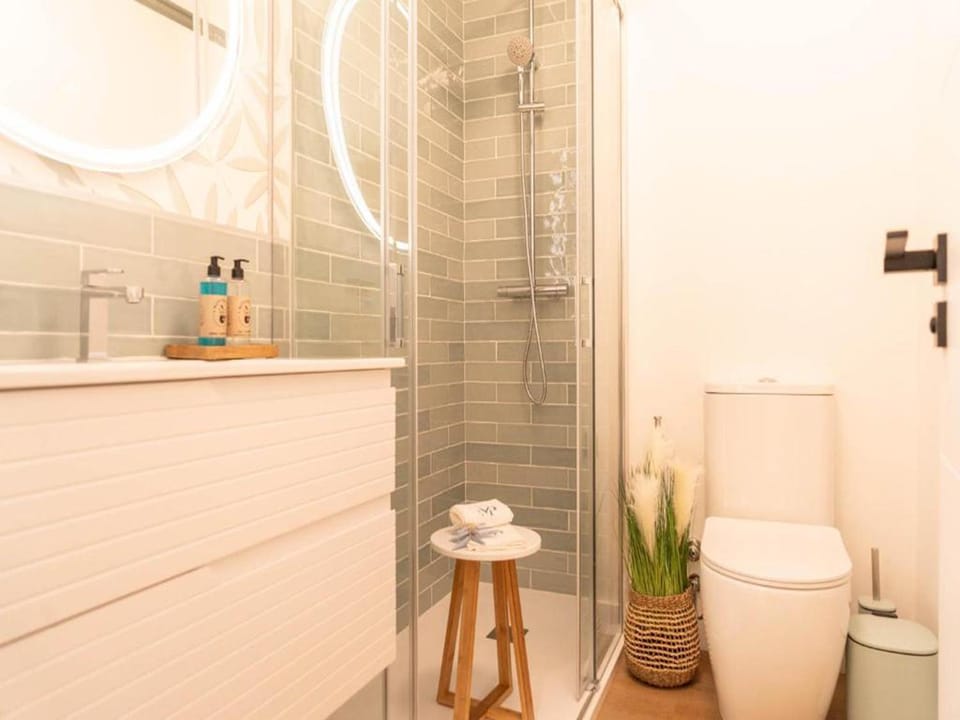 Shower, Bathroom