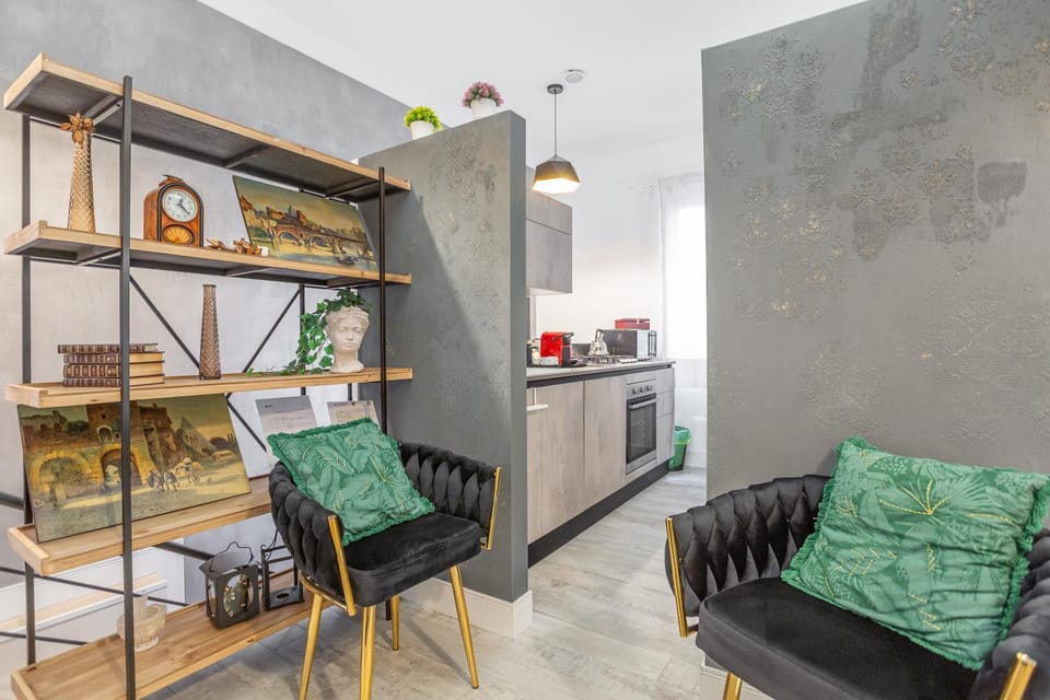 Kitchen or kitchenette, Living room, Seating area