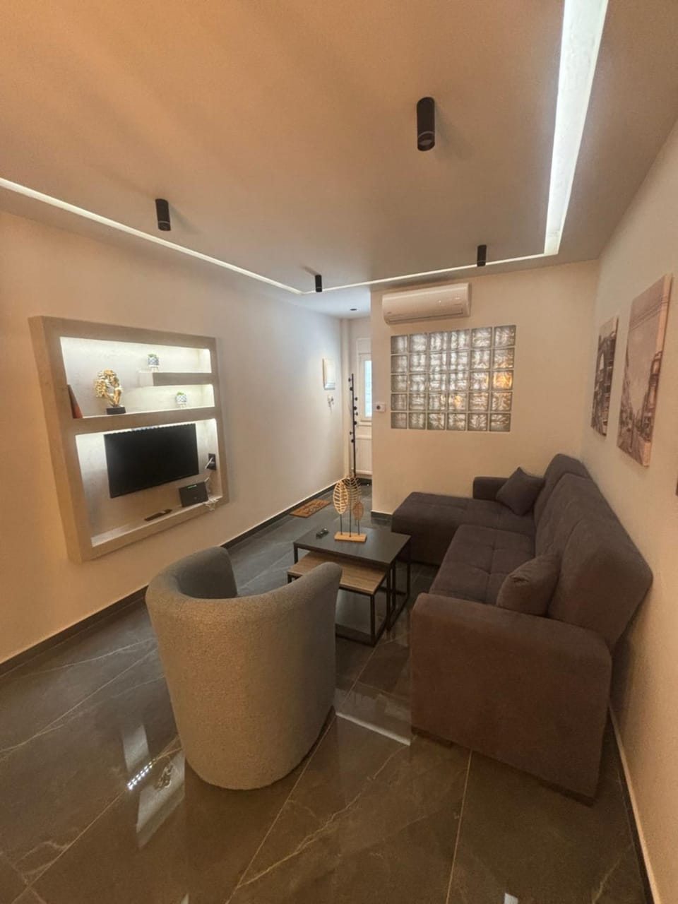 TV and multimedia, Living room, Seating area
