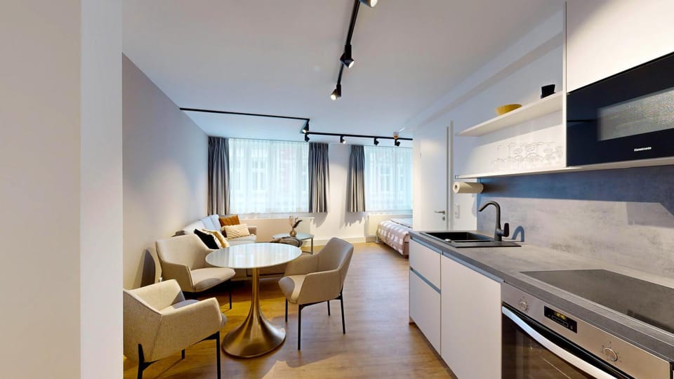 View (from property/room), Dining area, City view, microwave, oven, stove, toaster, kitchen