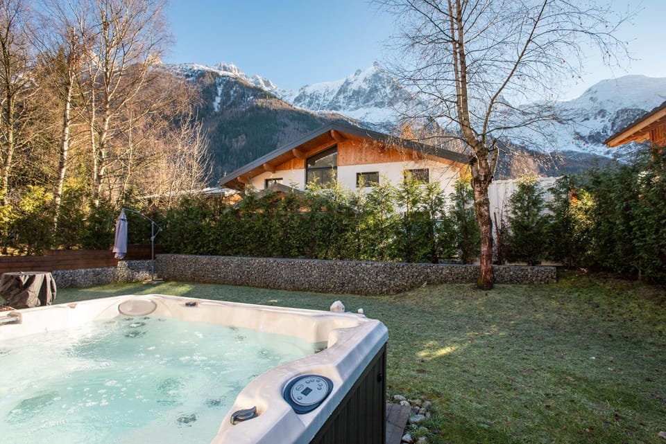 Day, Natural landscape, Garden, Hot Tub, Mountain view