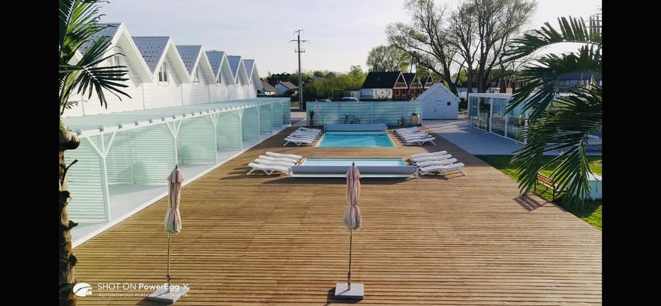 Swimming pool, sunbed