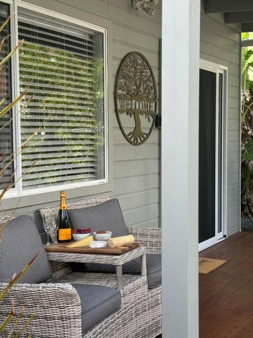 Shoaly House Cottage - A charming coastal escape Villa in Shoal Bay