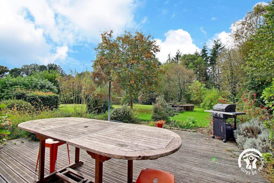 Patio, BBQ facilities