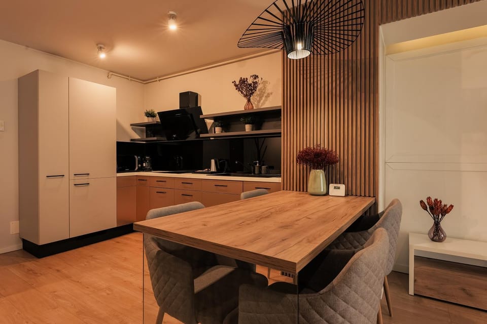 Dining area, kitchen