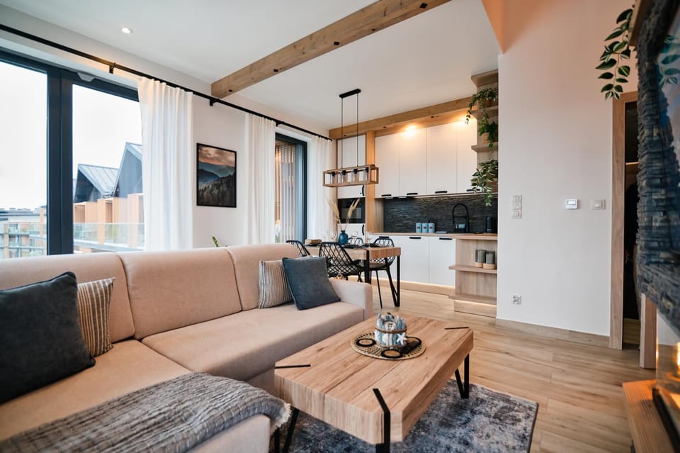 Kitchen or kitchenette, Living room, Seating area, Dining area
