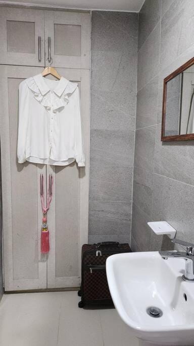 Bathroom, wardrobe