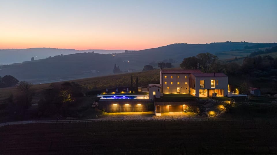 Property building, Natural landscape, View (from property/room), Mountain view, Swimming pool, Sunset