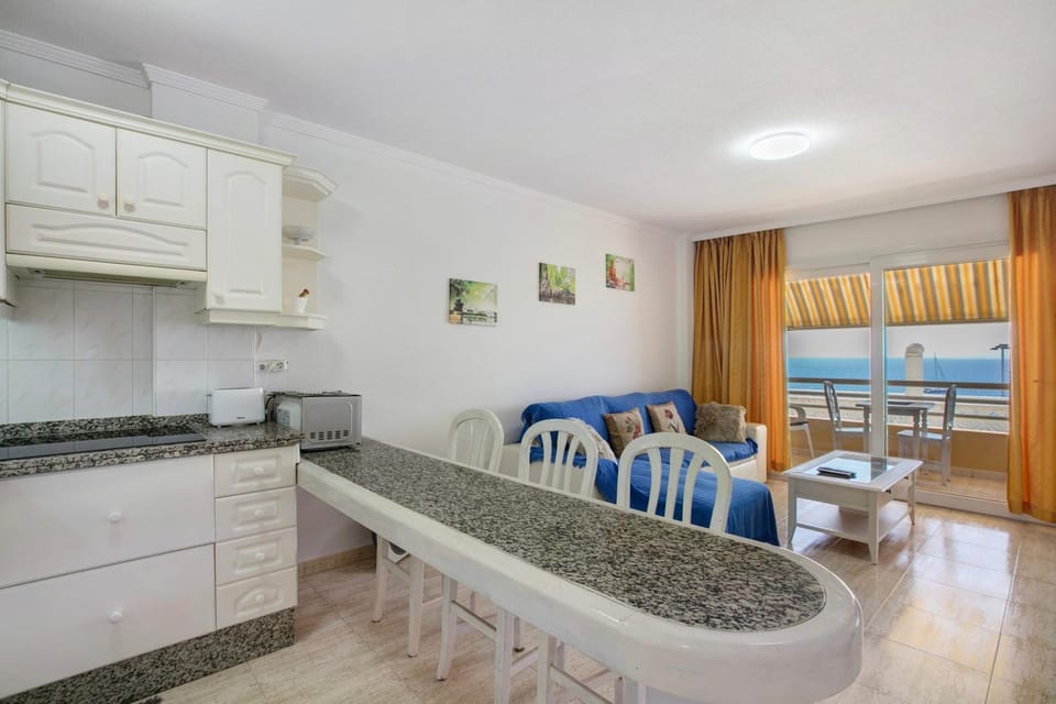 Property building, Kitchen or kitchenette, Living room