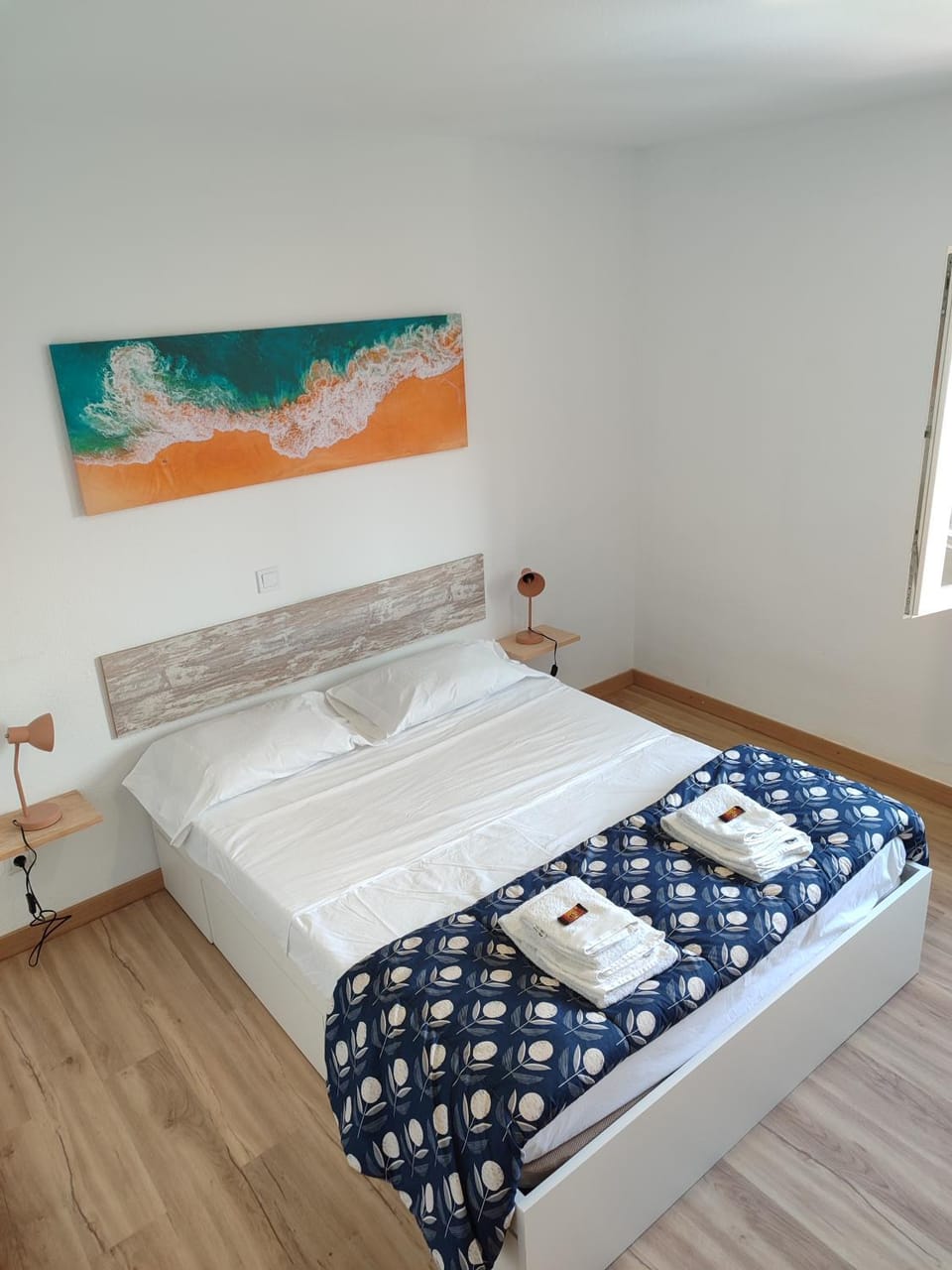 Sea View Apartment - 5 Min Walk to Gibraltar Apartment in Andalusia