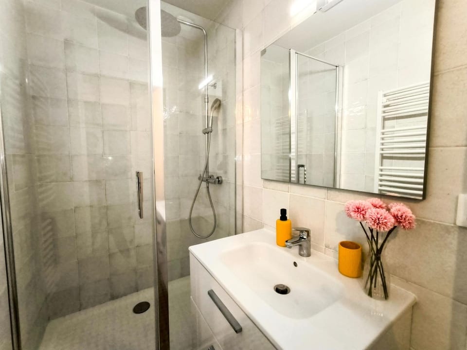 Shower, Bathroom