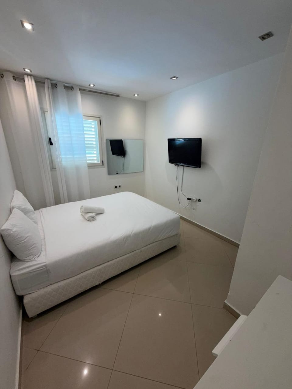 TV and multimedia, Bedroom, wardrobe, air conditioner