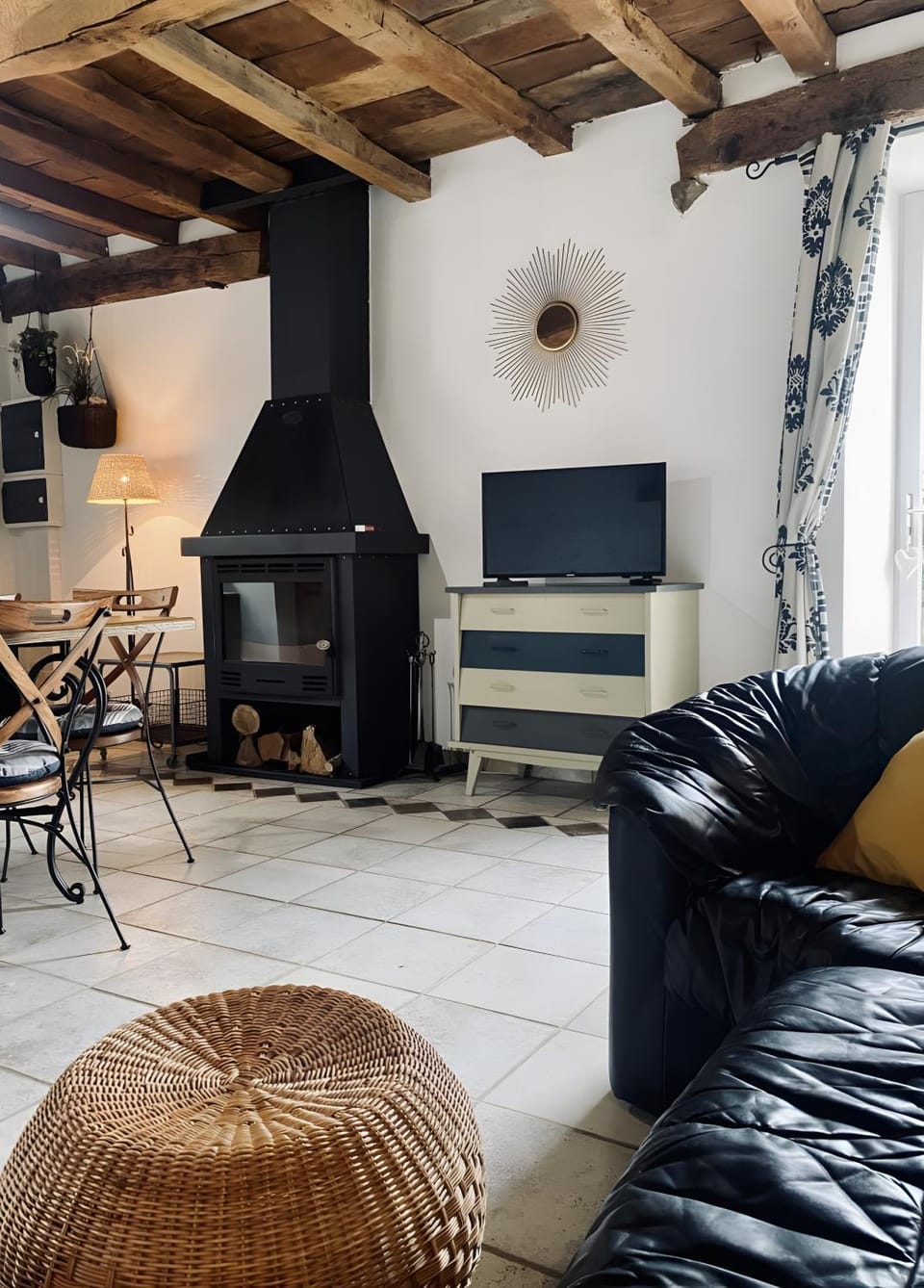Property building, Living room