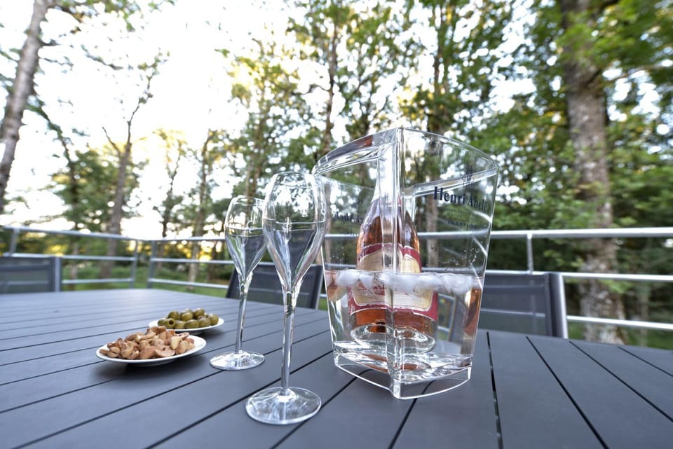 Balcony/Terrace, Drinks
