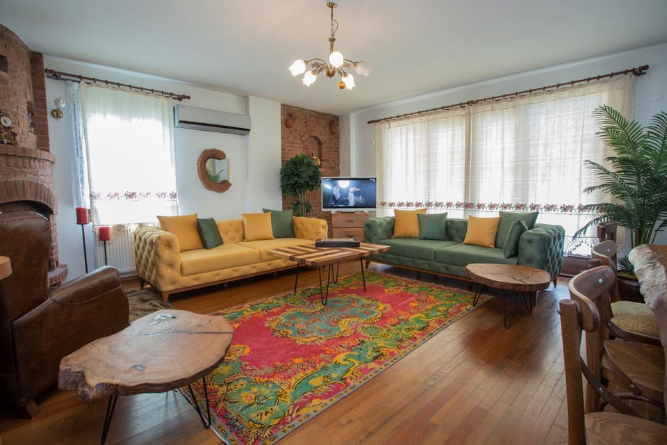 Living room, Decorative detail, Decorative detail, Floor plan, On site