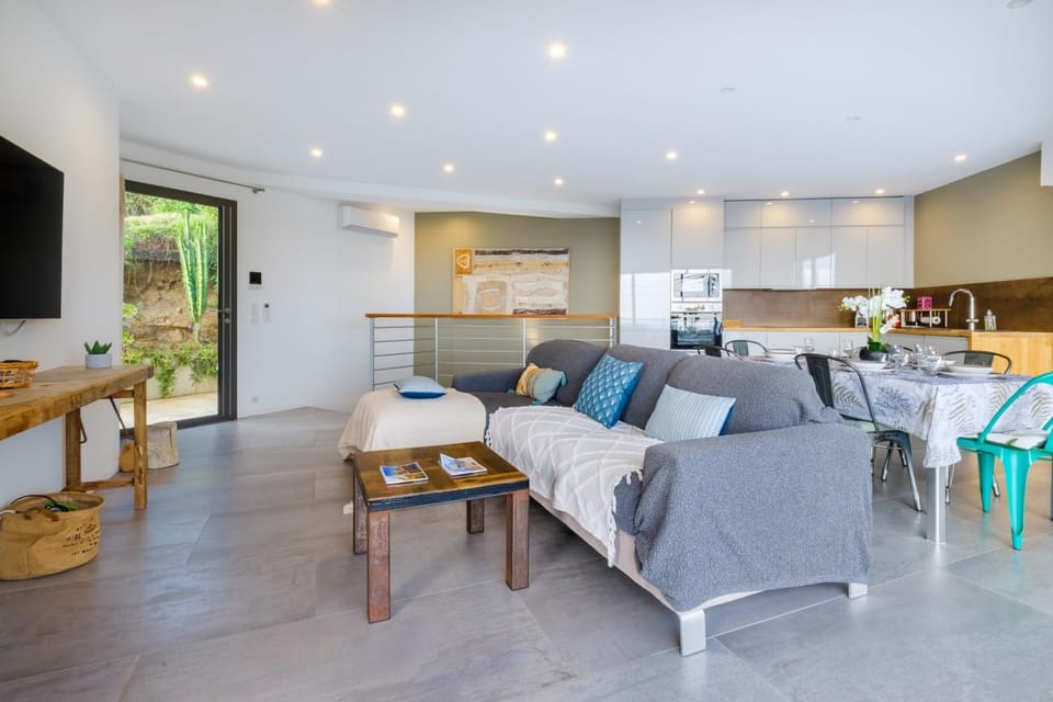 Property building, Living room