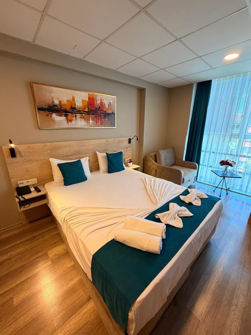 Bed, Photo of the whole room, Bedroom