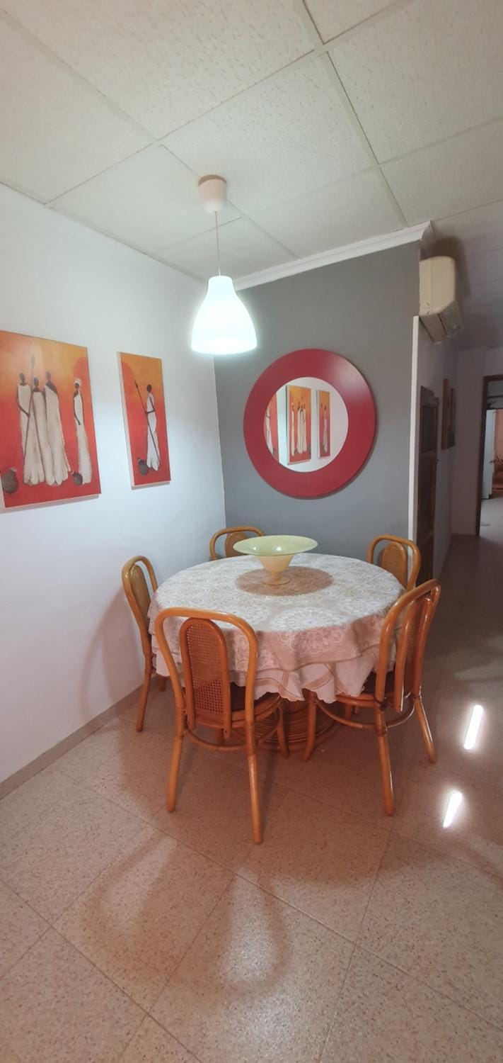 Seating area, Dining area