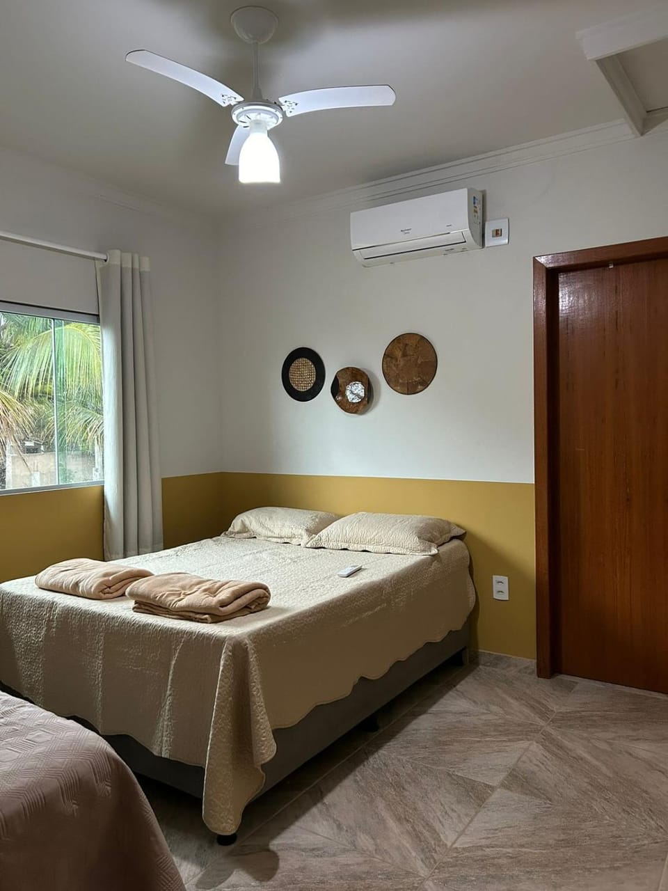 Bedroom, air conditioner