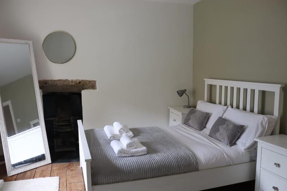 3 double bed whole house by castle House in Lancaster