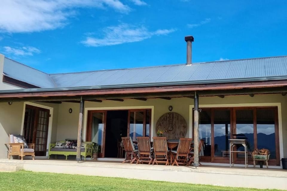 Property building, Patio, Dining area