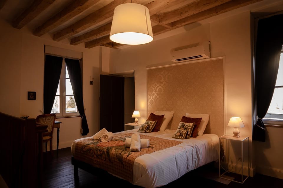 Gîte du Château de saint Saturnin sur Loire Hotel in Pays de la Loire