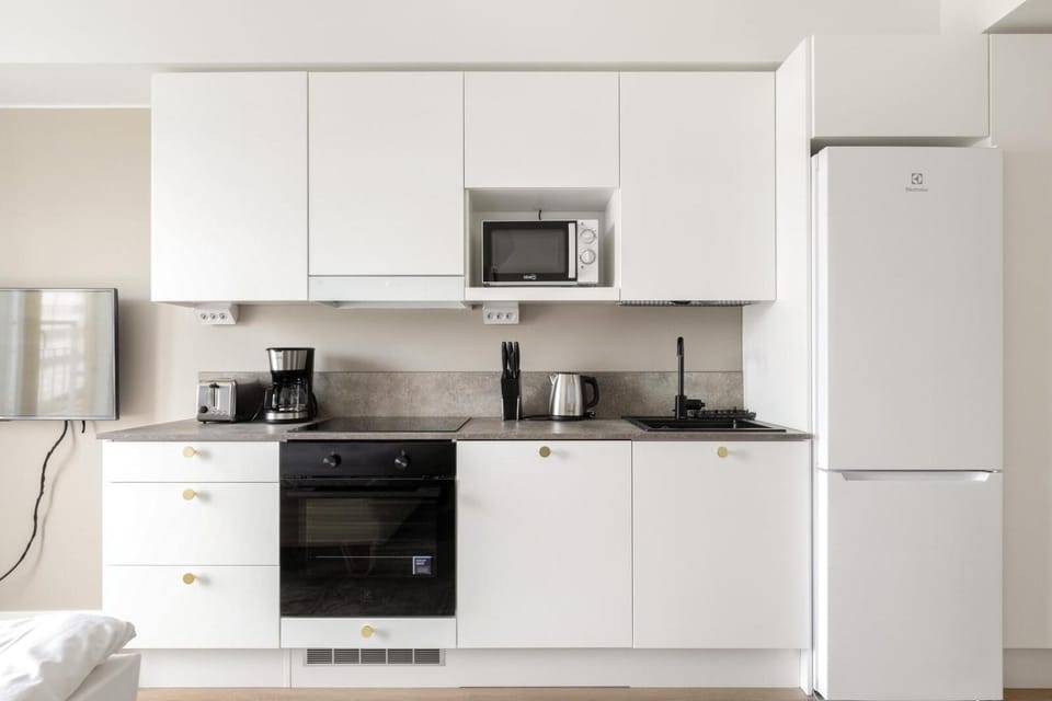 Coffee/tea facilities, Kitchen or kitchenette, dishwasher, oven, stove, toaster