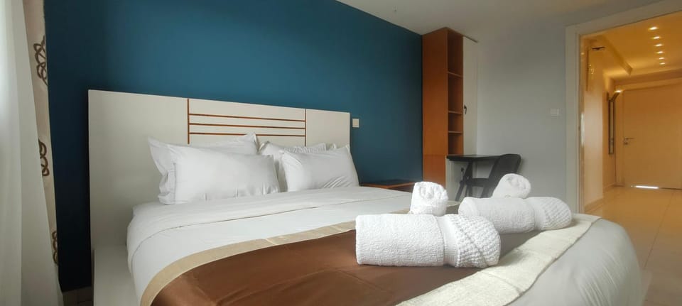 Bed, Photo of the whole room, Bedroom, towels, wardrobe
